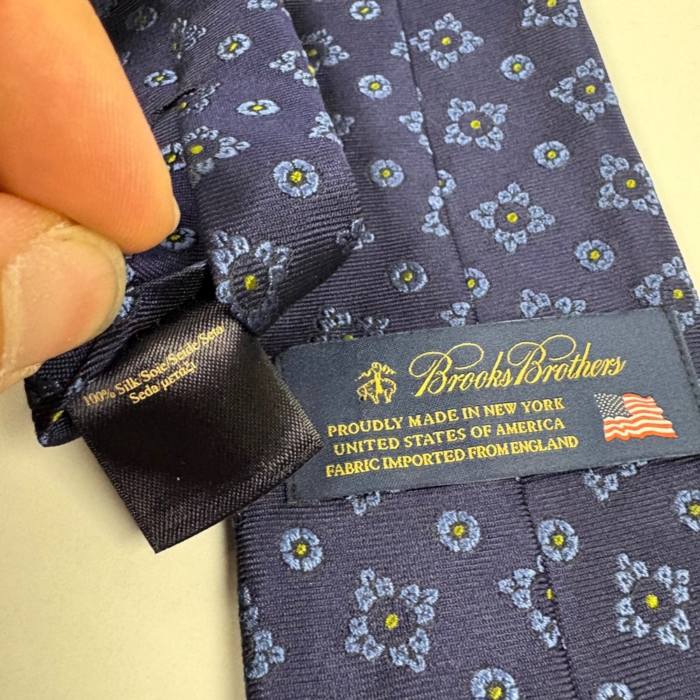 Brooks Brothers Silk Tie Mens OS Navy Blue Floral Medallion Made in USA 0476 - Picture 3 of 4